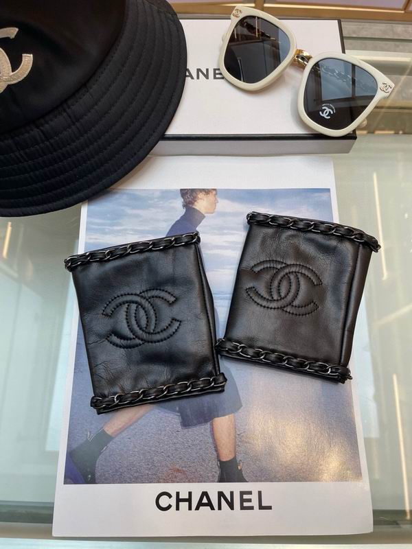 CHanel Gloves M L hm47